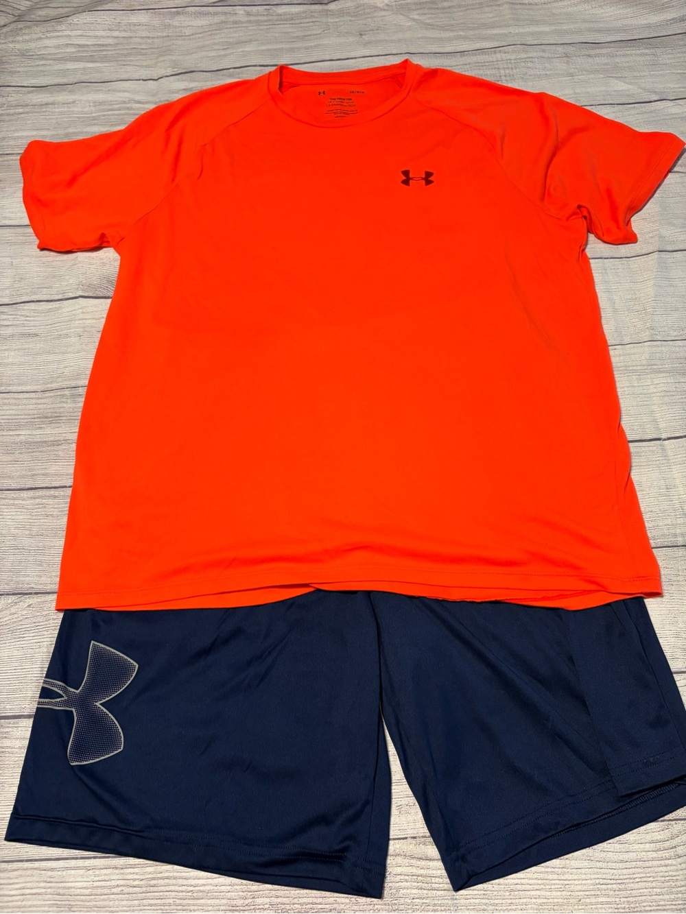 Mens Under Armour Neon Orange Short Sleeve/shorts Performance set L